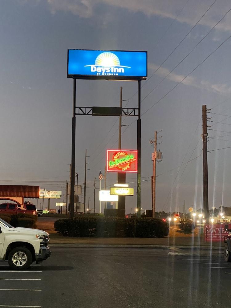 Days Inn By Wyndham Ντόθαν Εξωτερικό φωτογραφία